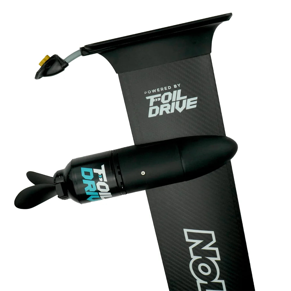 Nahaufnahme des Foil Drive NoLimitz v2 Mastes mit dem integrierten Motor.