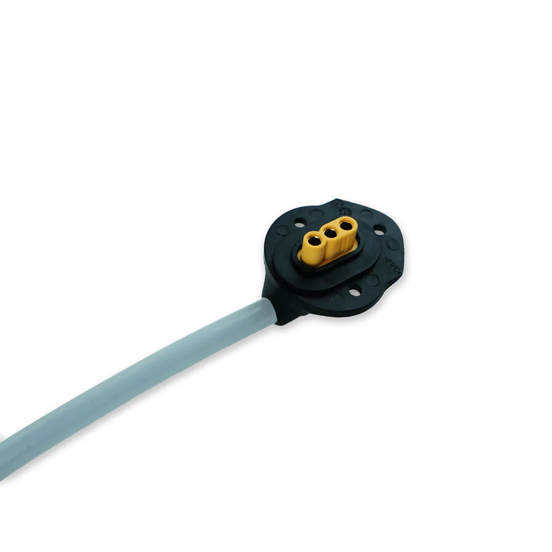 Nahaufnahme der Kabel des Foil Drive Motors.