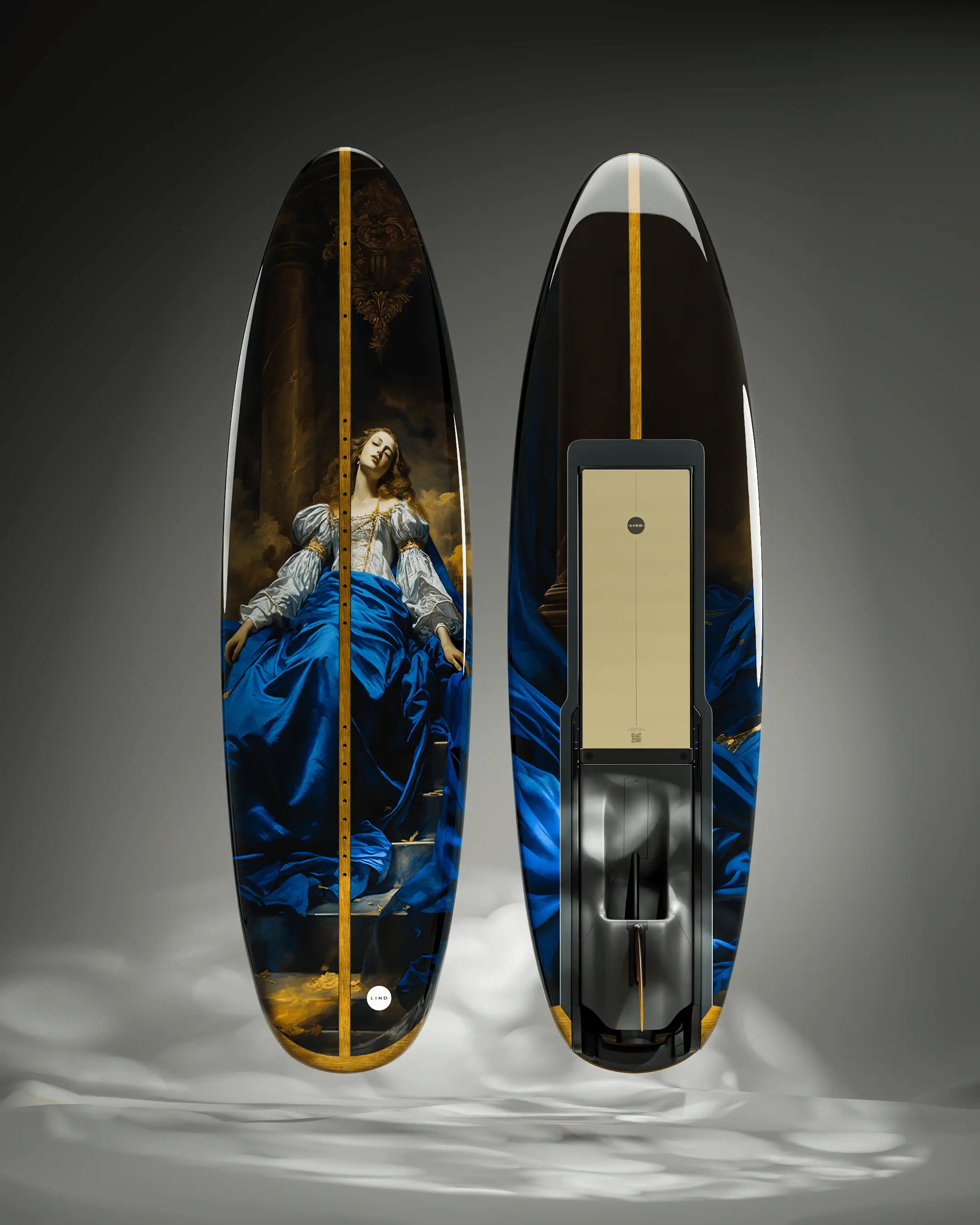 Das Lind Art Surfboard namens Royal Blue Robert mit einer aristokratischen Frau in einem Gewand von L Zetterberg.