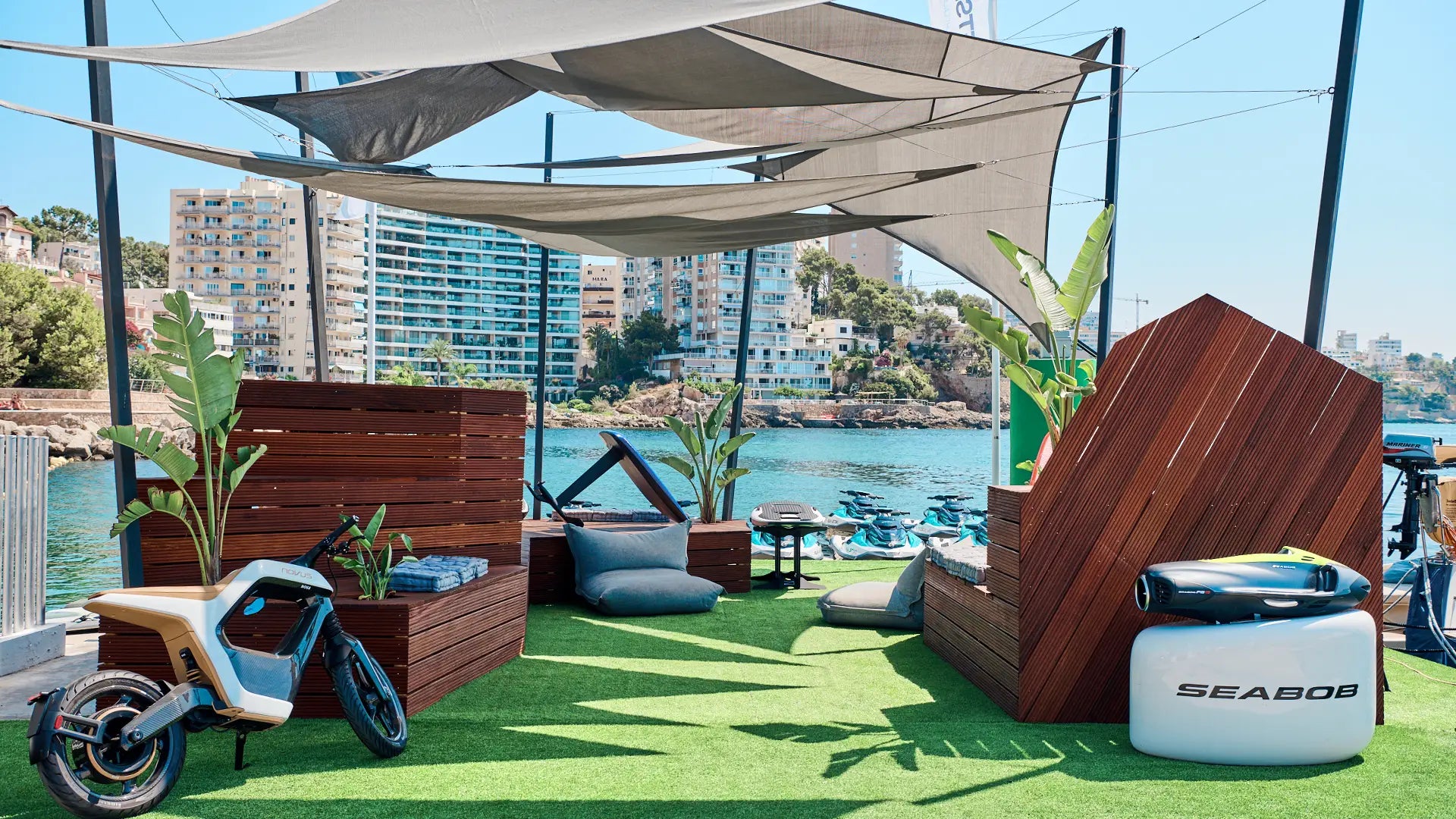 Das Bild zeigt den Startbereich der Efoil-Riders Location in Port Calanove auf Mallorca.