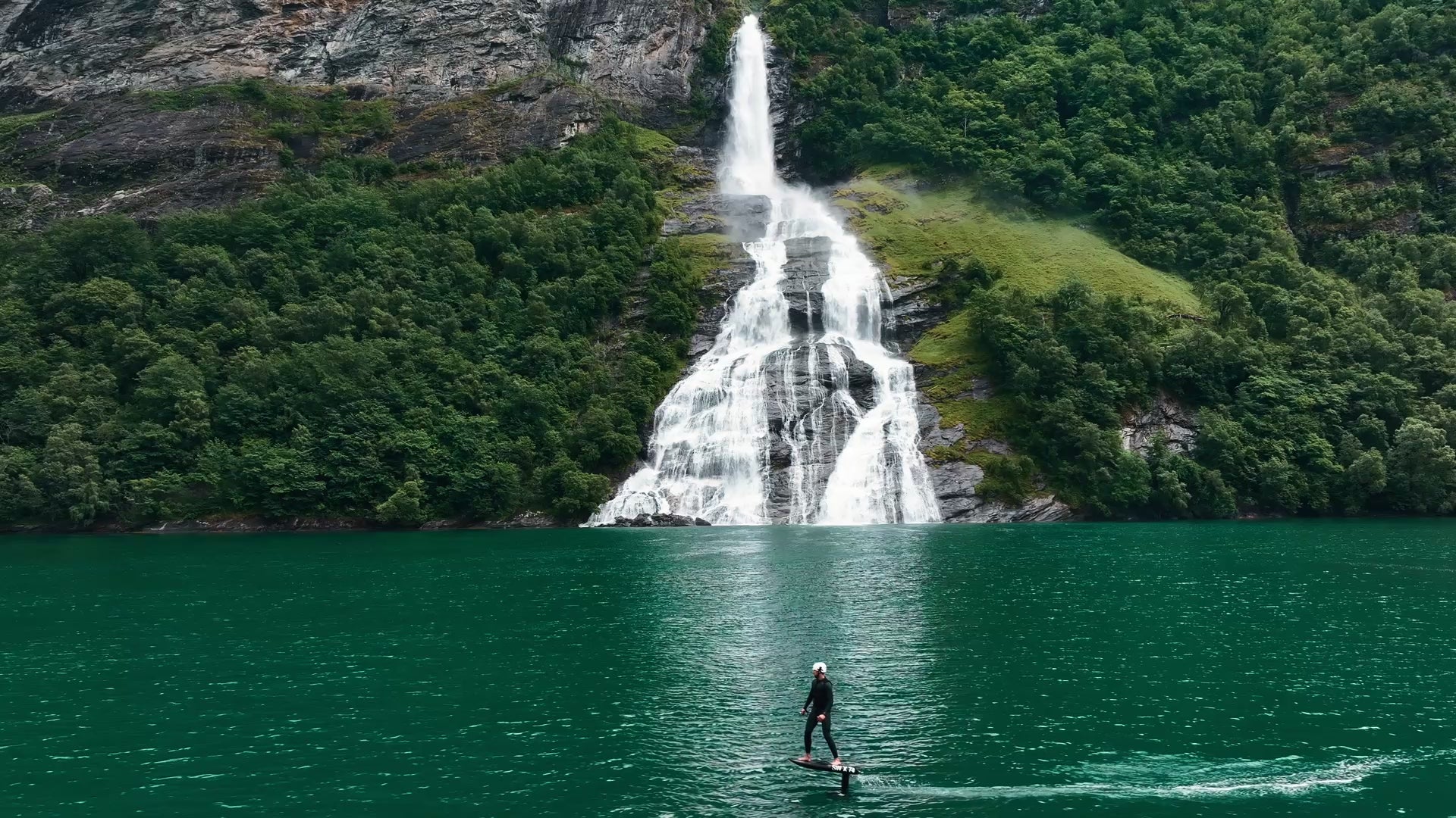 Das offizielle Promotion-Video von der eFoil Adventure Reise nach Norwegen.